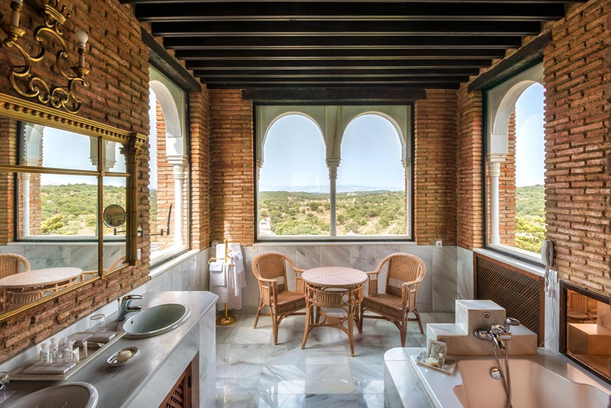 La Bobadilla, A Royal Hideaway
