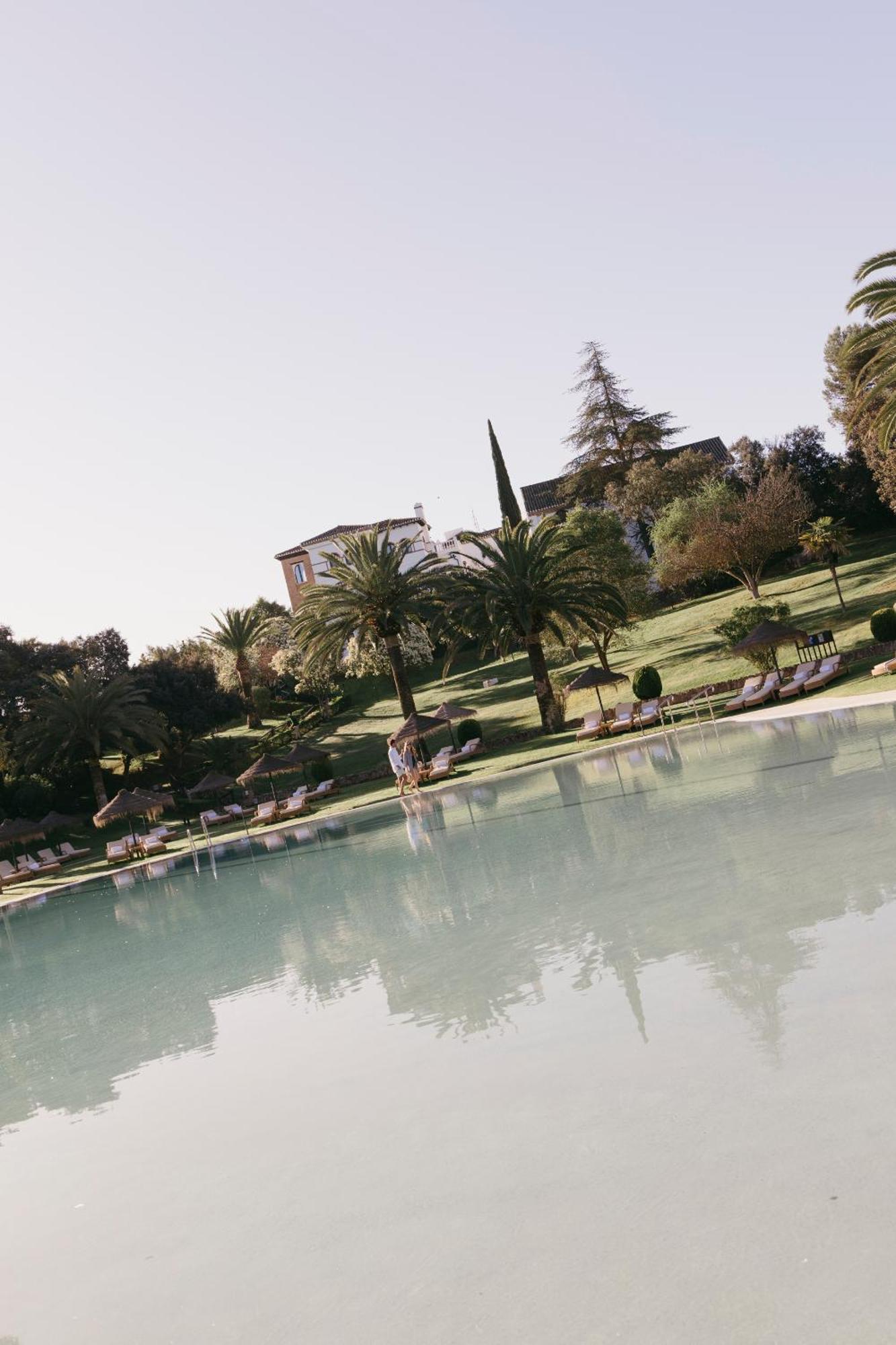 La Bobadilla, A Royal Hideaway