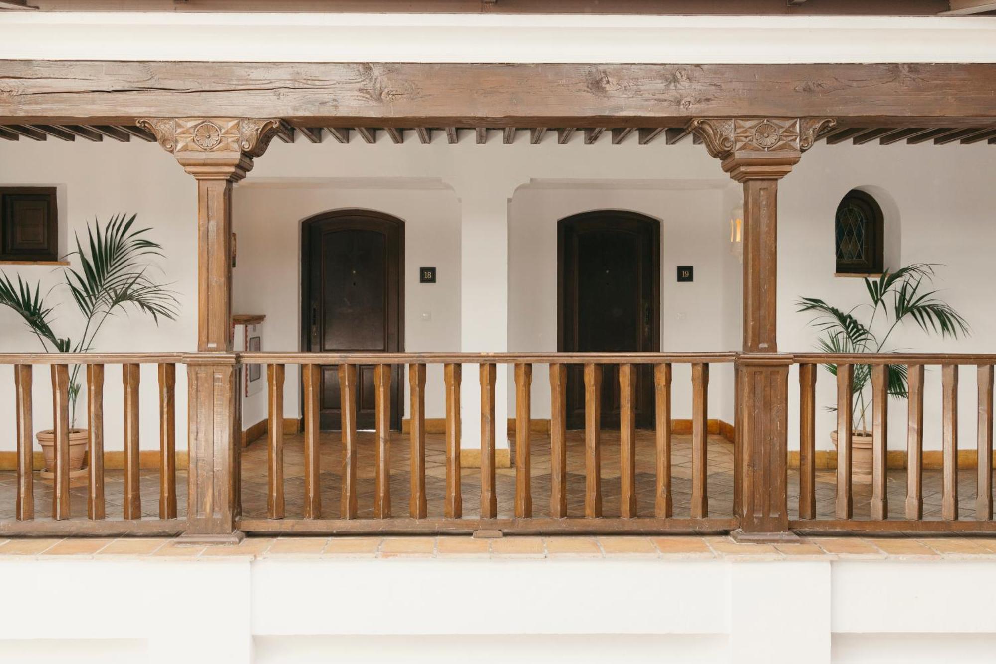 La Bobadilla, A Royal Hideaway