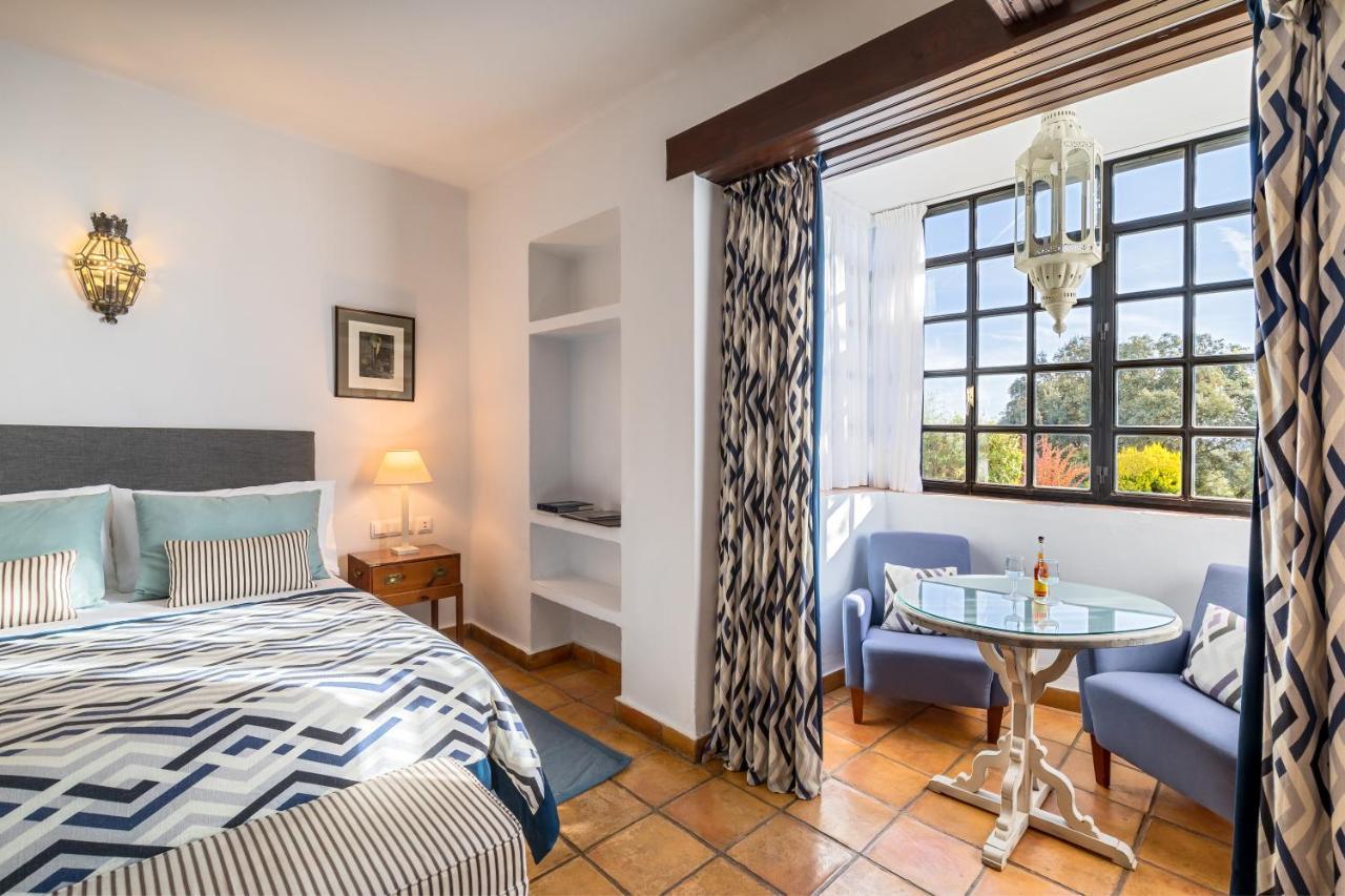 Hotel La Bobadilla, A Royal Hideaway Villanueva de Tapia