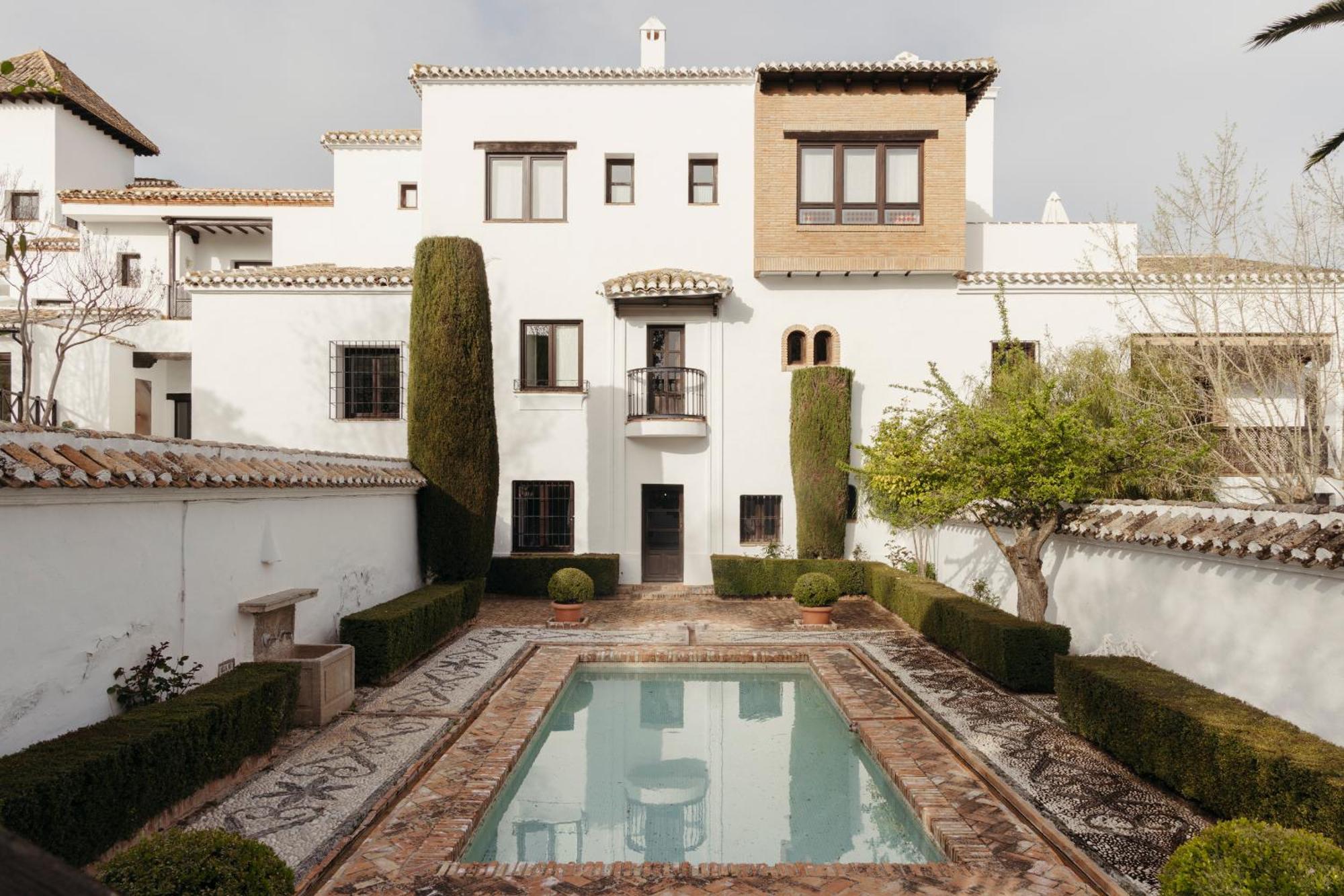 Hotel La Bobadilla, A Royal Hideaway Villanueva de Tapia